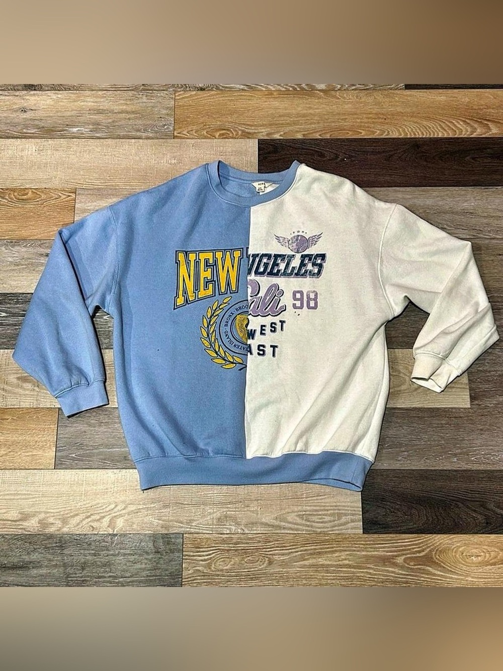 Split Two-Tone Blue & Cream Crewneck Sweater - New/Los Angeles Graphic